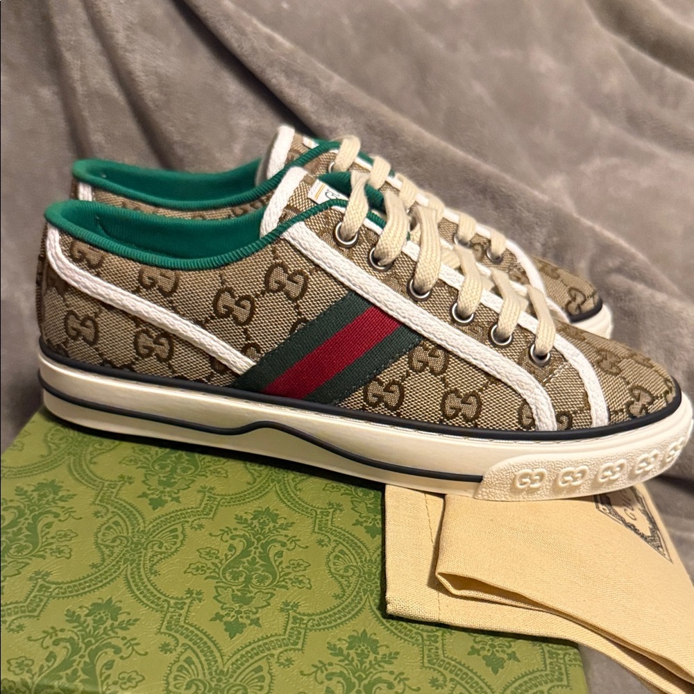 Gucci Men's Brown Sneakers with Red and Green Stripes - Picture 9 of 9